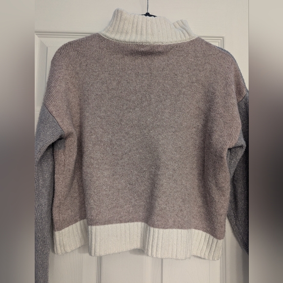 Vestique zip up colorblock sweater - Picture 4 of 5